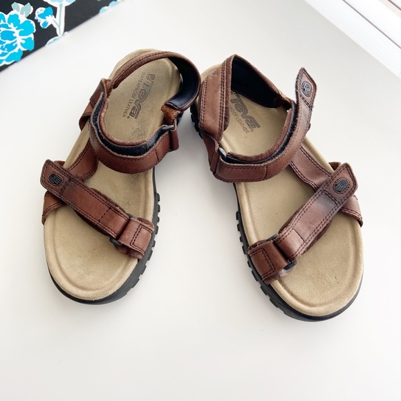 teva waterproof leather sandals